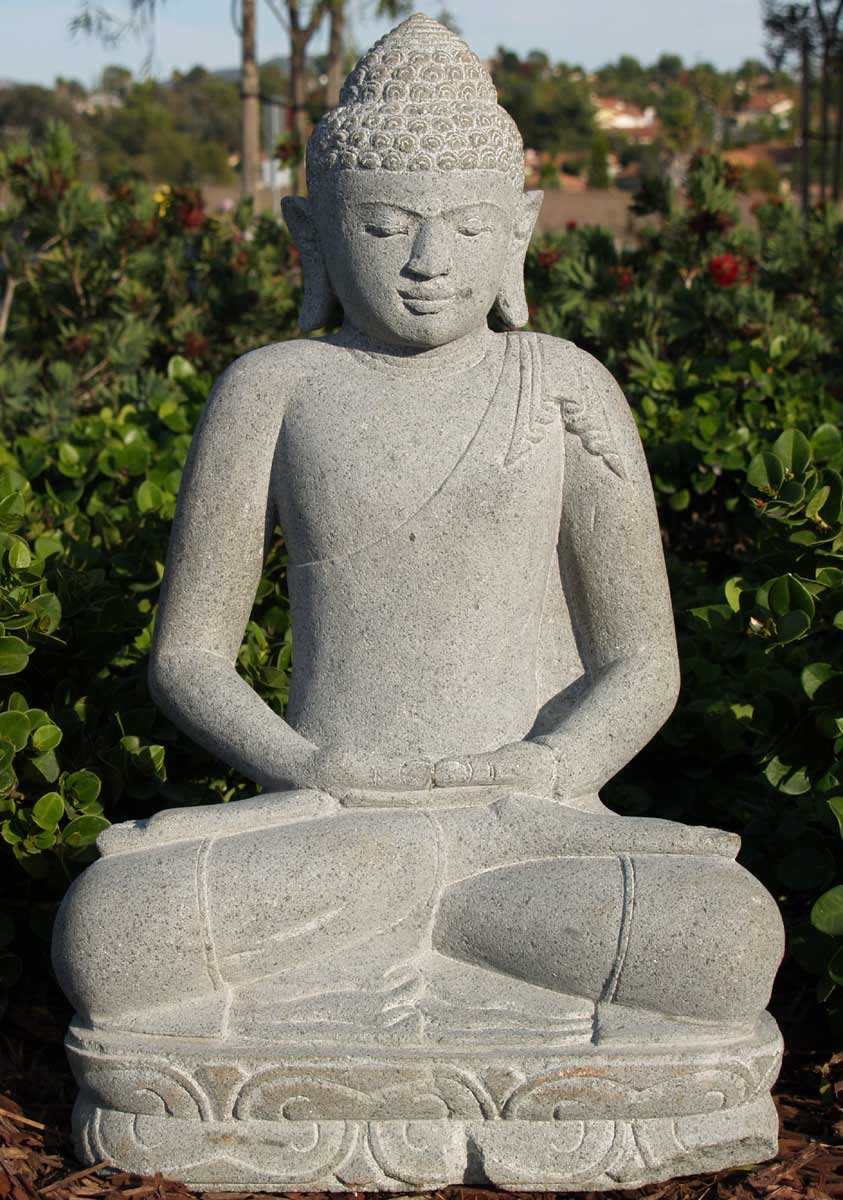 Buddha patsas puutarhaan