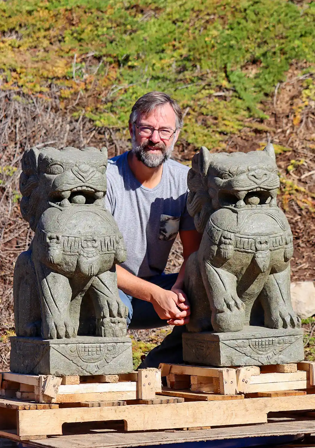 Stone Pair Guardian Shishi Lions or Foo Dogs Garden Statues Hand Carved in Indonesia 31"